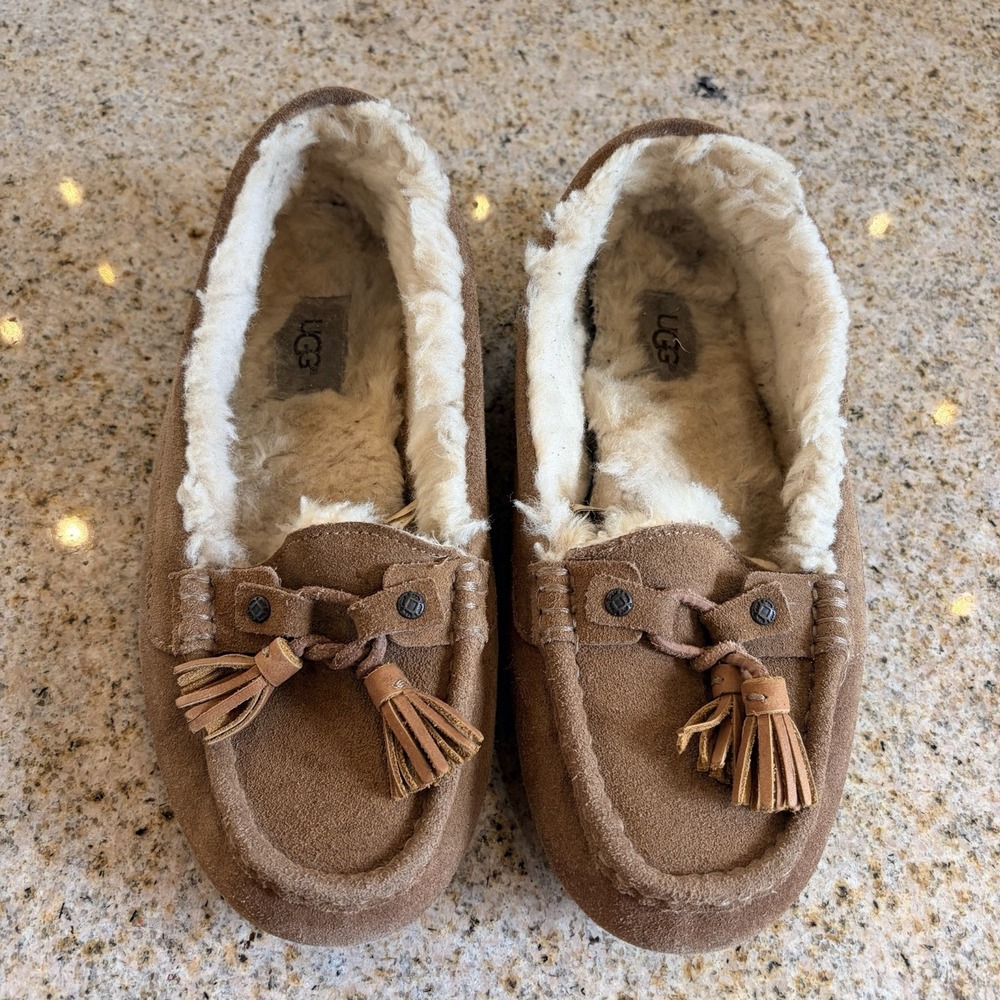 UGG Slippers Womens 9 Litney Moccasins Brown Suede Sheepskin Tasseled Comfort